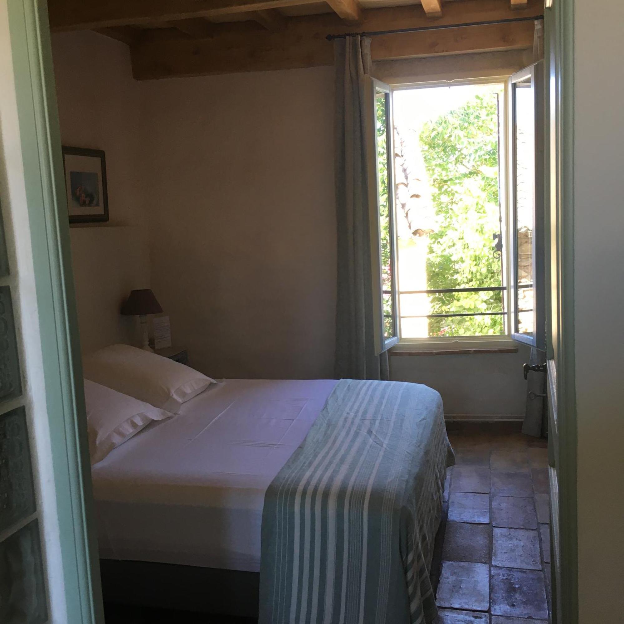 L'Escampe Bed and Breakfast Saturargues Kamer foto